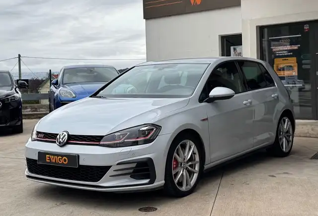 Volkswagen Golf view 6