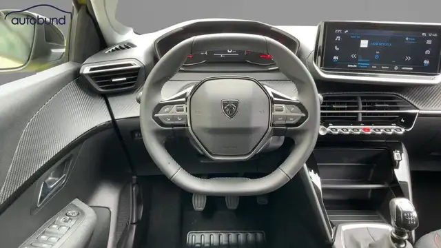 Peugeot 208 view 9