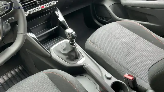 Peugeot 208 view 12