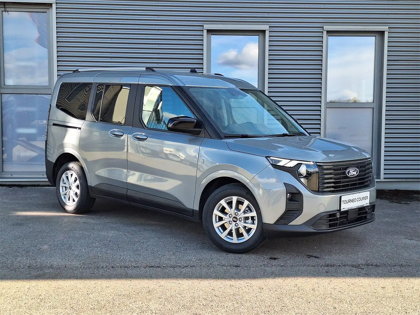 Ford Tourneo Courier 1,0l Ecoboost 125PS Silber - 1