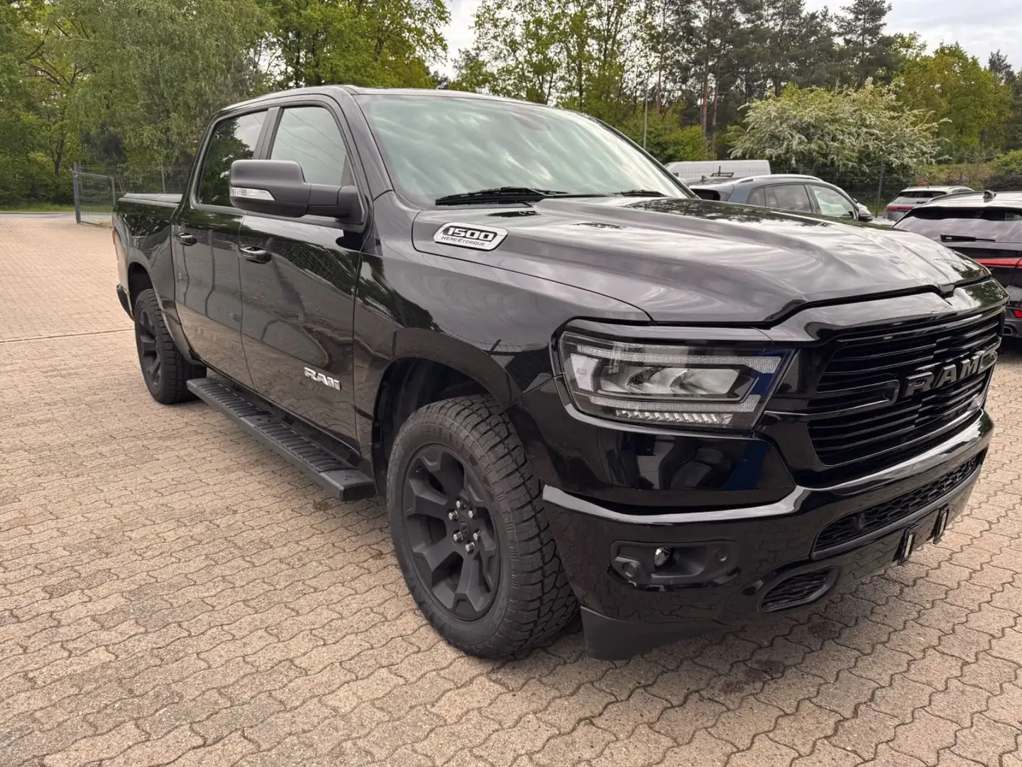 Dodge RAM 5,7 Hemi Crew 4x4 eTorque/ LED/ LPG/ Carplay Noir - 2