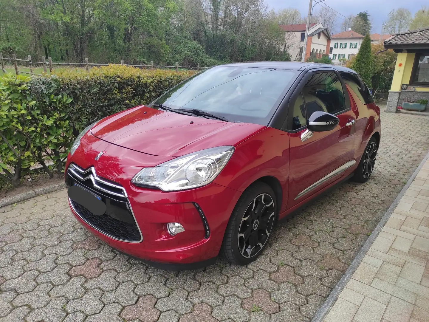 Citroen DS3 1.6 e-hdi (airdream) So Chic 90cv - 1