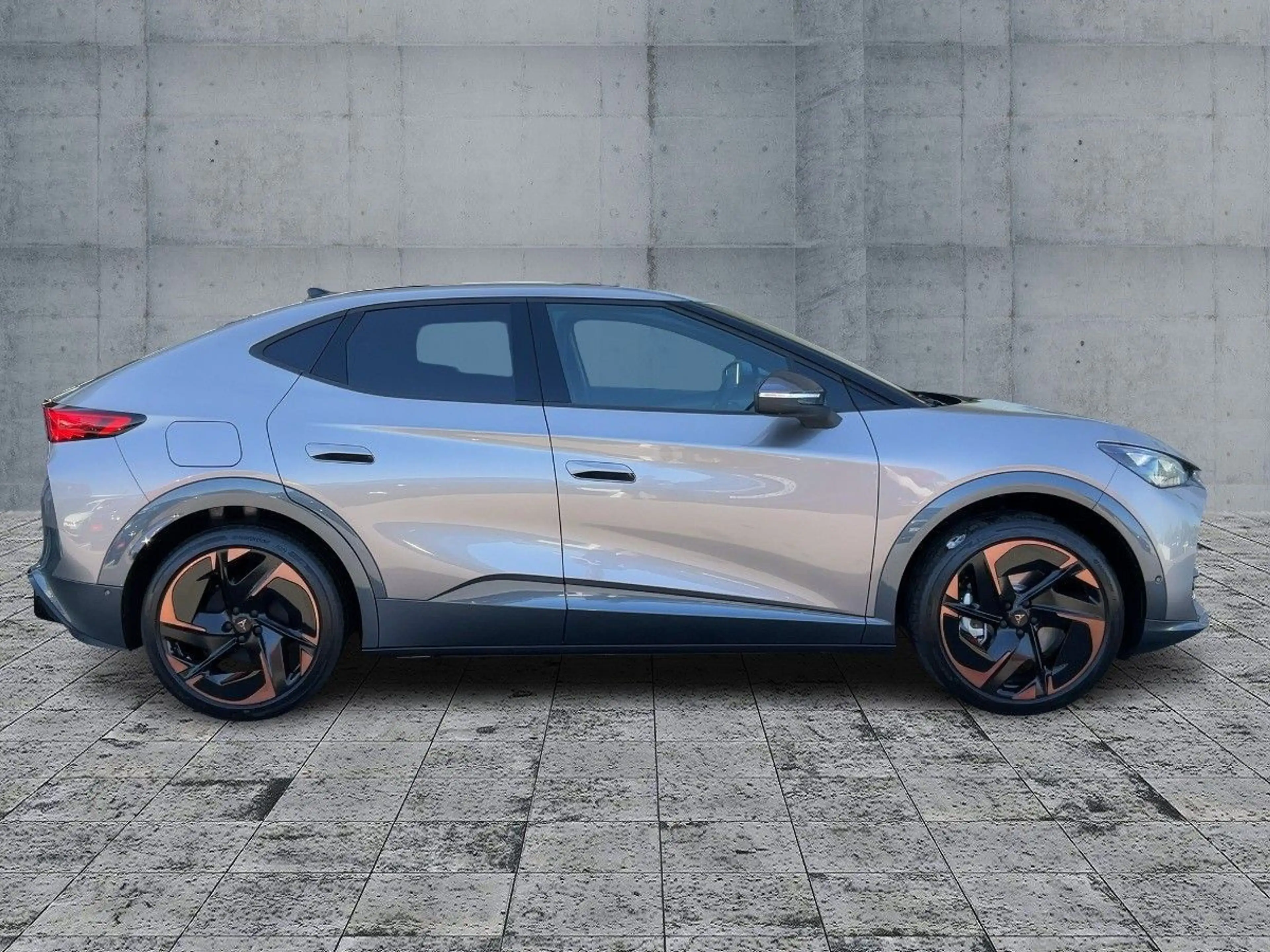 CUPRA Tavascan VZ Below Zero Adrenaline — photo 7