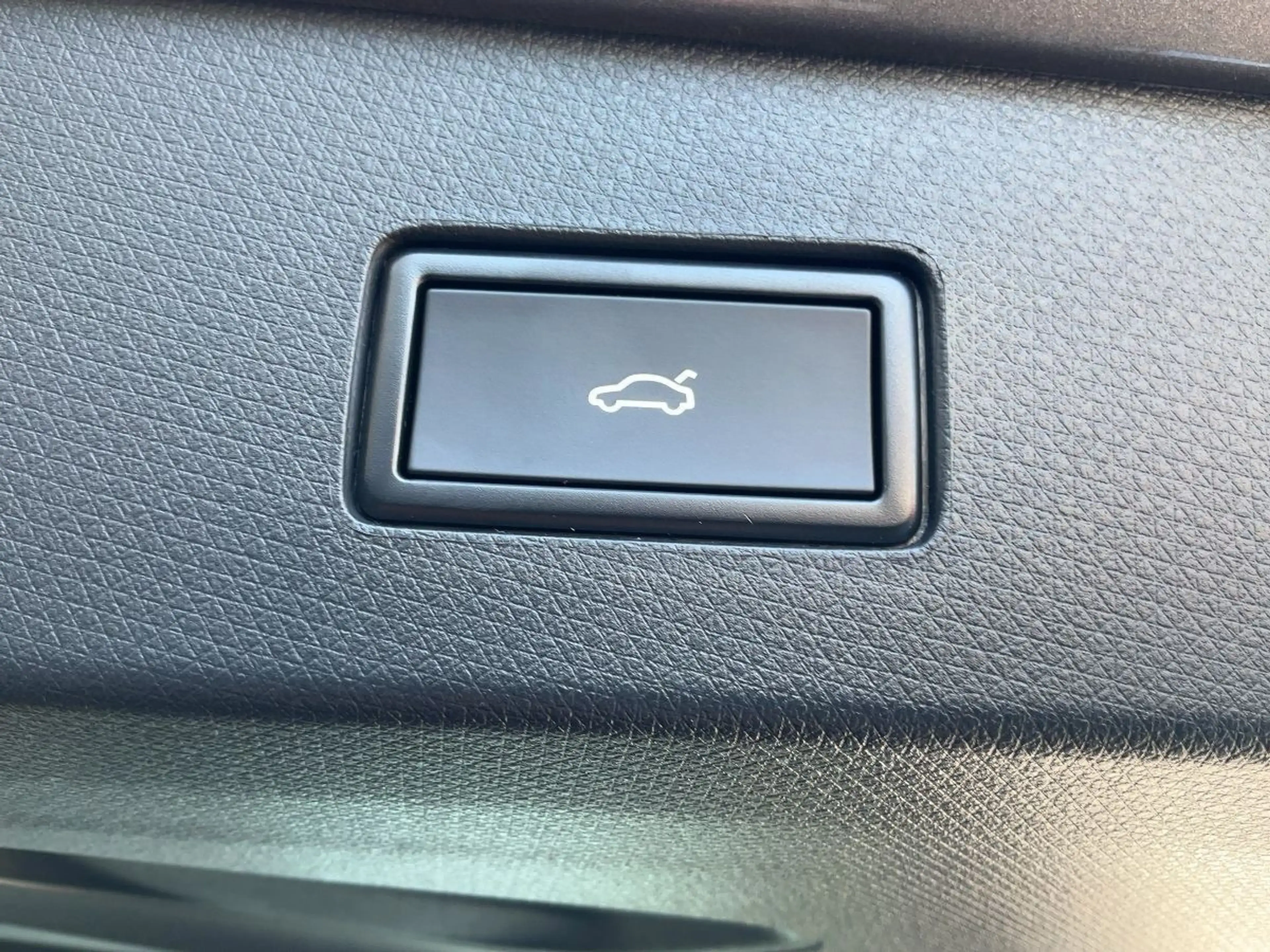 CUPRA Tavascan VZ Below Zero Adrenaline — photo 15