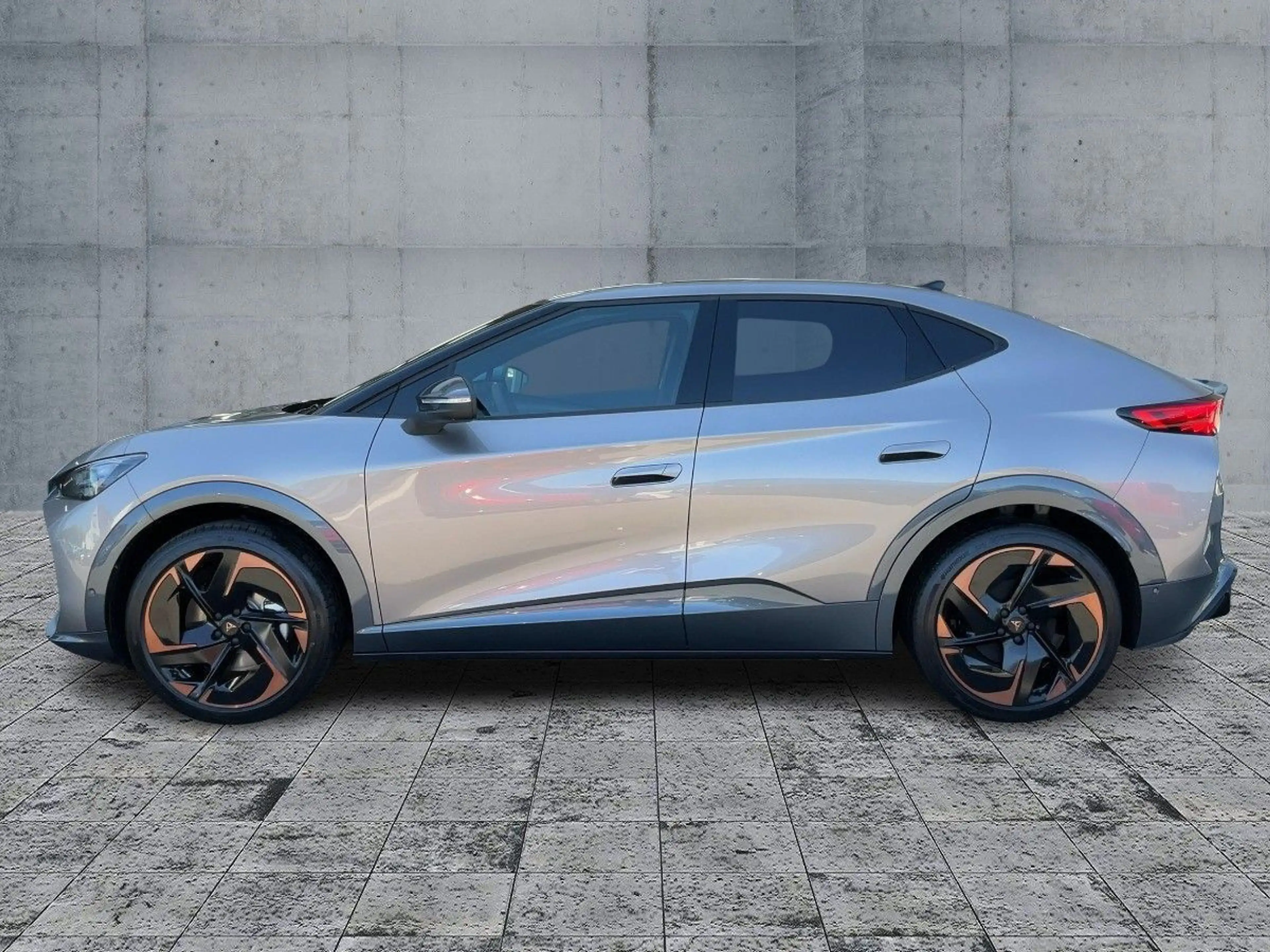 CUPRA Tavascan VZ Below Zero Adrenaline — photo 4