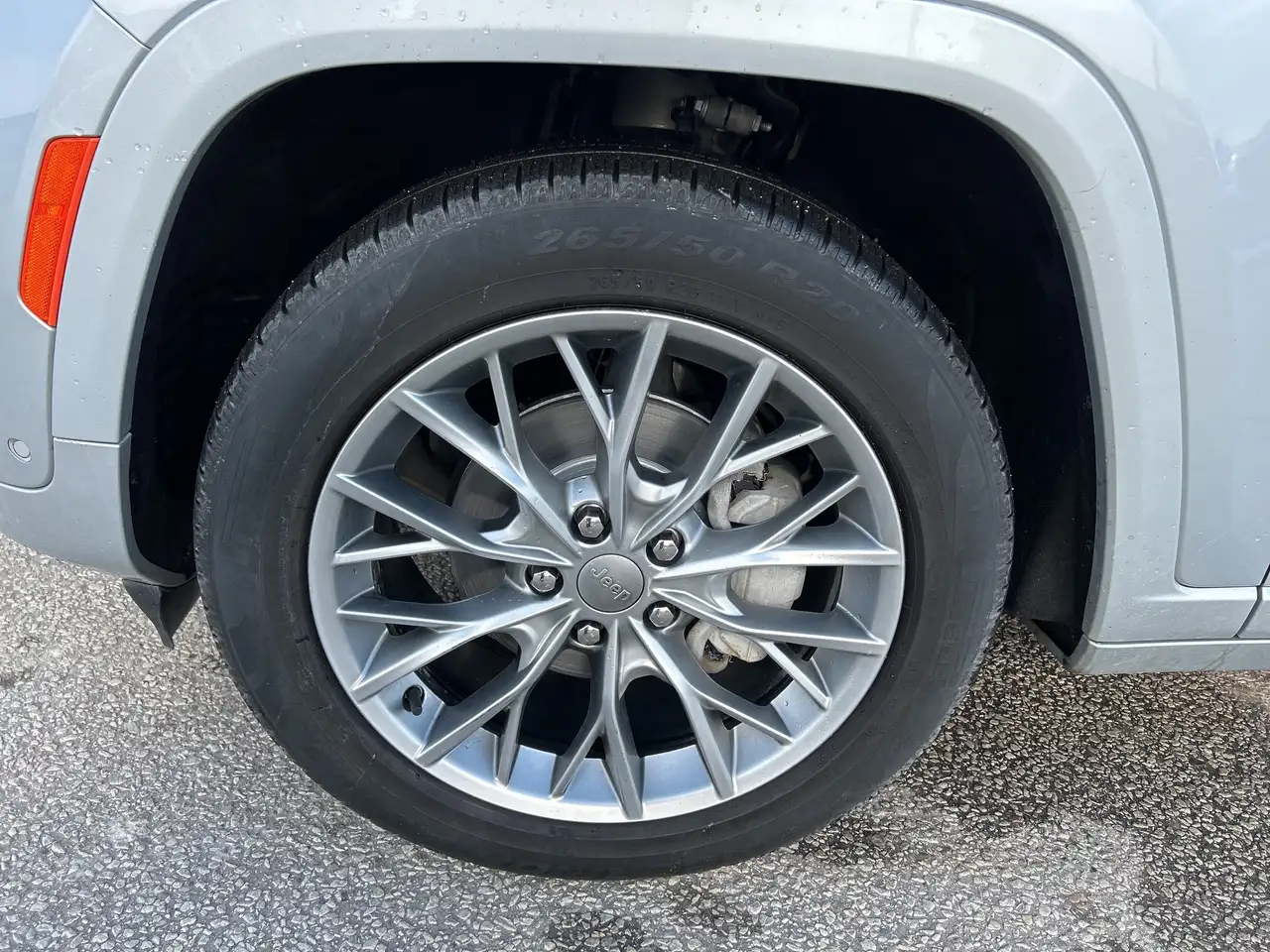 Jeep Grand Cherokee снимка Jeep Grand Cherokee