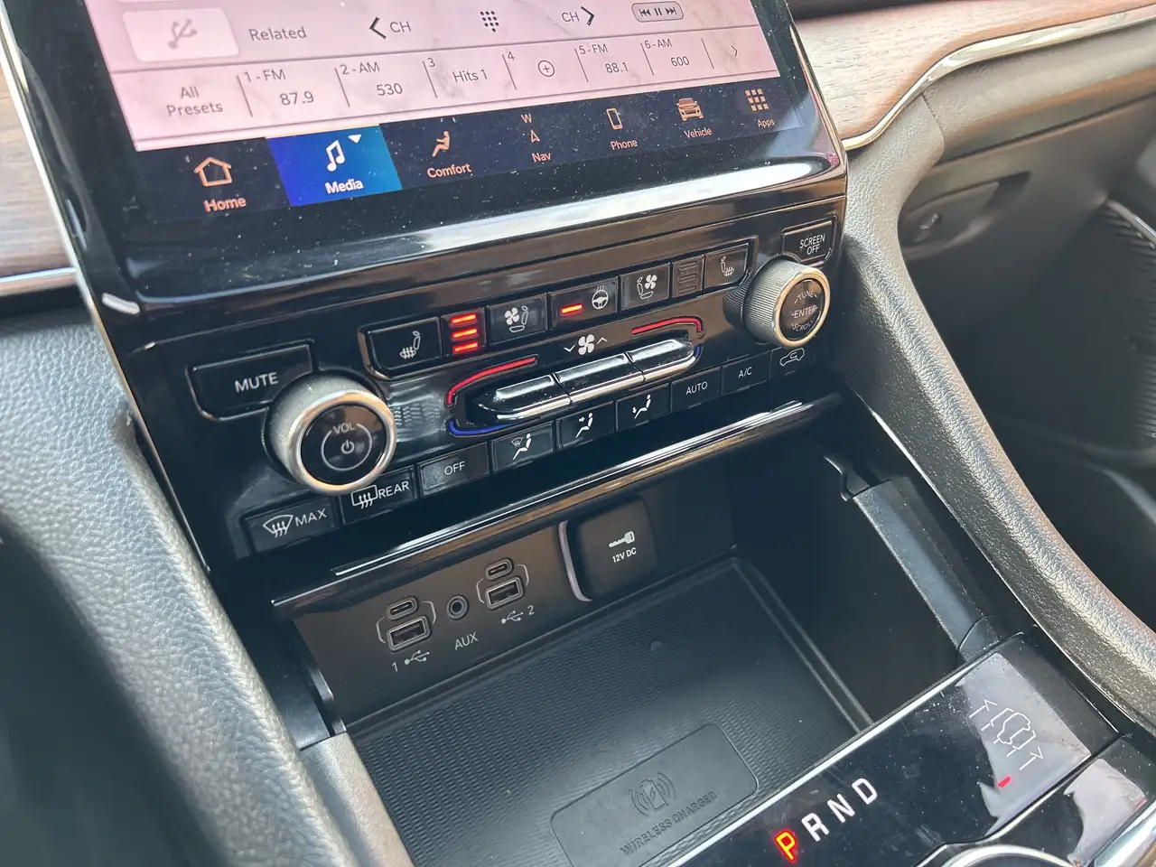 Jeep Grand Cherokee снимка Jeep Grand Cherokee