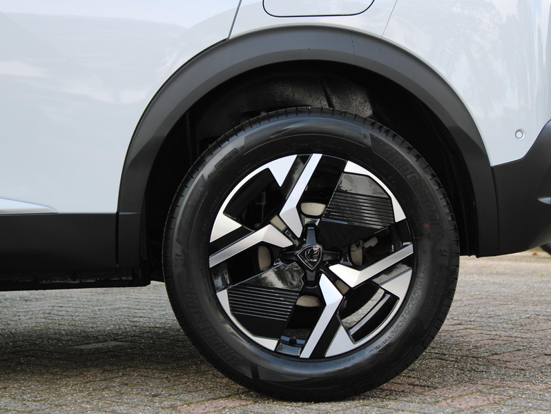 Peugeot 2008 1.2 Hybrid 145 GT VOORRAAD KORTING — photo 14