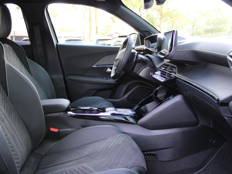 Peugeot 2008 1.2 Hybrid 145 GT VOORRAAD KORTING — photo 6