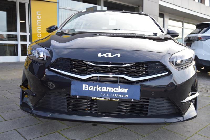Kia Ceed / cee'd Sportswagon Spirit SHZ / Kamera / CarPlay / DAB / — photo 2
