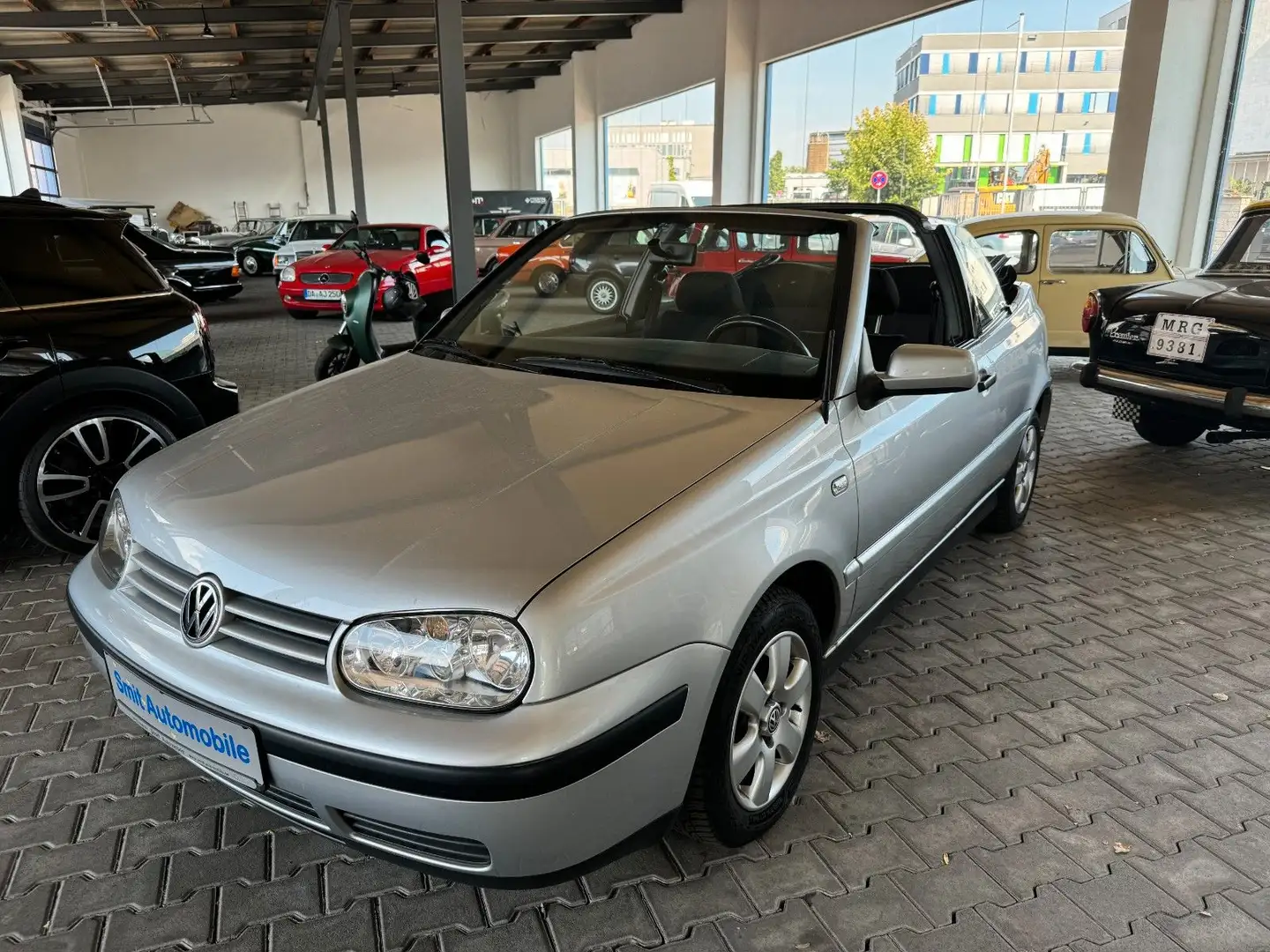 Volkswagen Golf 2.0 Comfortline Cabriolet Argintiu - 1
