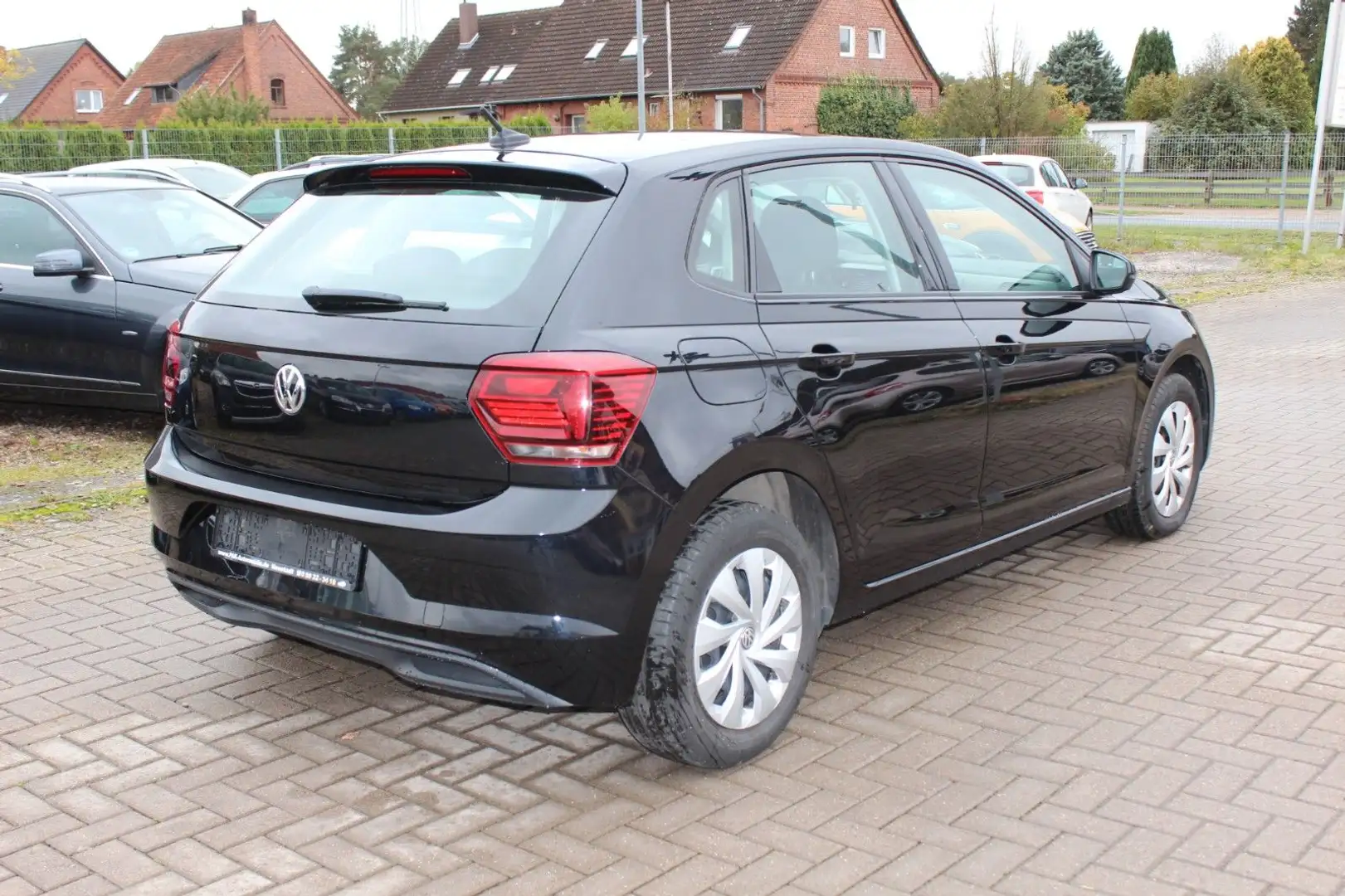 Volkswagen Polo VI 1.6 TDI Navi Klima 1.Hd. SH Schwarz - 2