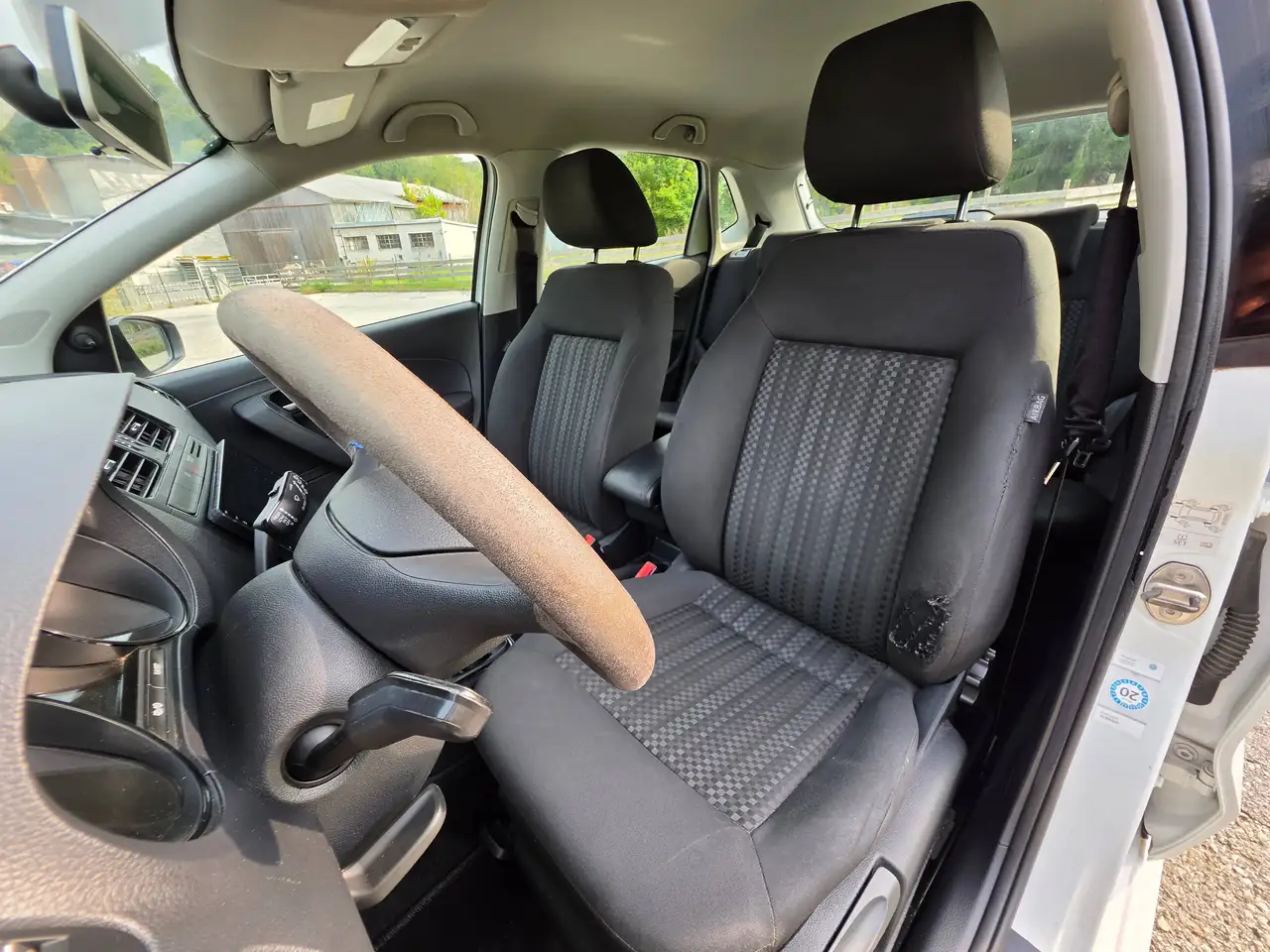 Volkswagen Polo Trendline Rückfahrkamera – Bild 9