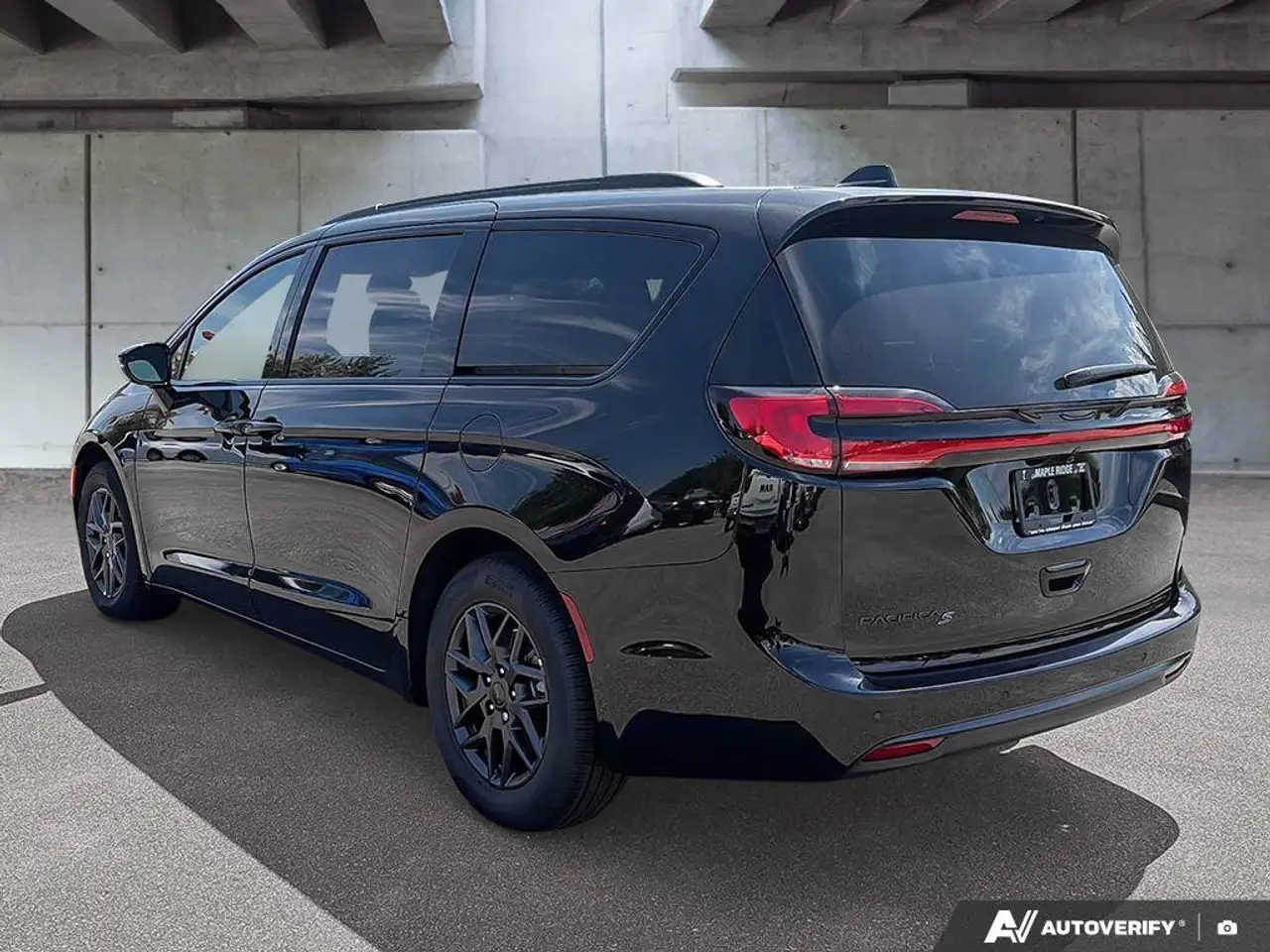 Chrysler Pacifica снимка Chrysler Pacifica