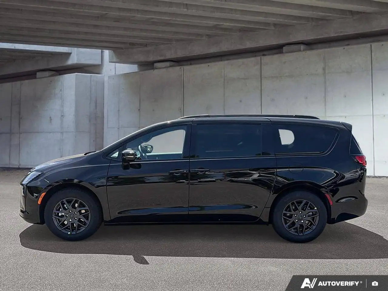 Chrysler Pacifica снимка Chrysler Pacifica