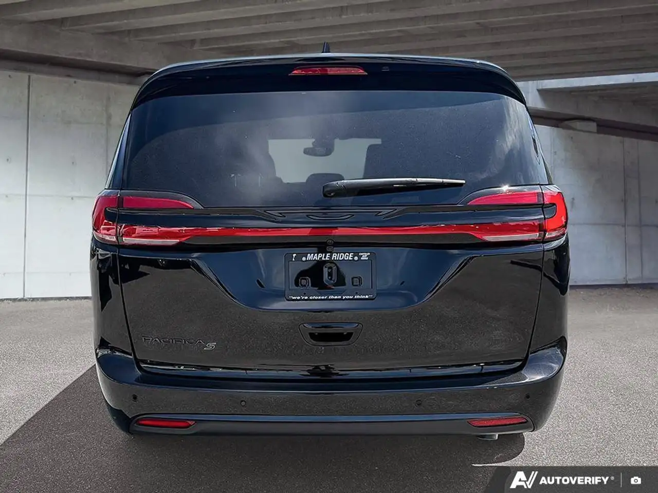 Chrysler Pacifica снимка Chrysler Pacifica