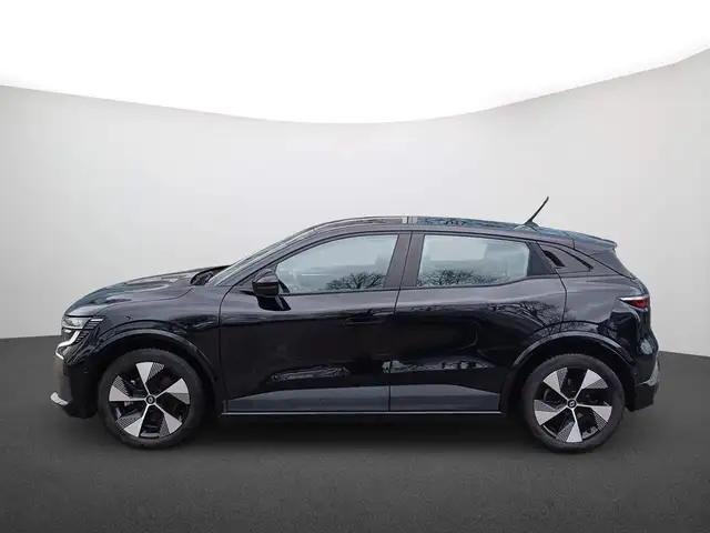 Renault Megane E-Tech view 5