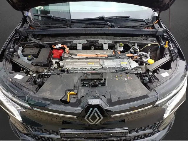 Renault Megane E-Tech view 7
