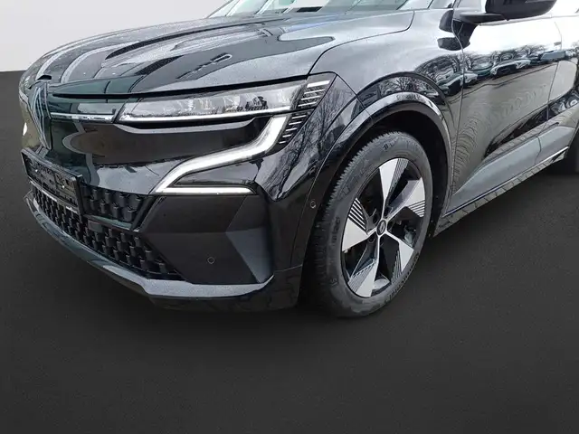 Renault Megane E-Tech view 10