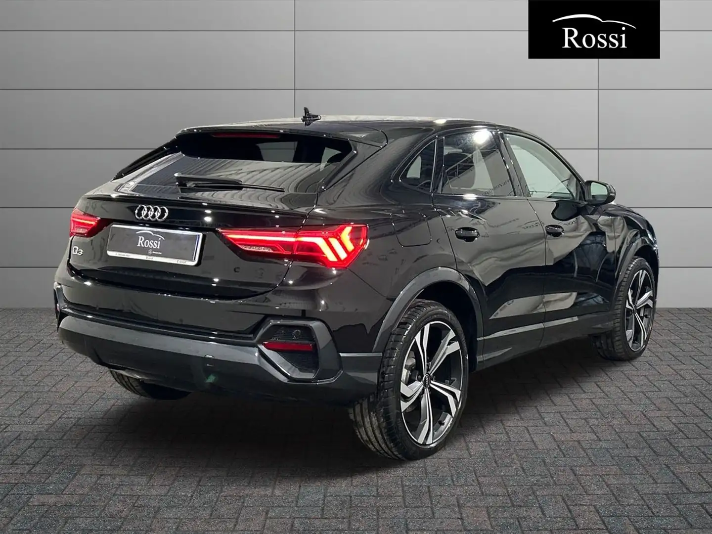 Audi Q3 Sportback 35 2.0 tdi Business Plus s-tronic Fekete - 2