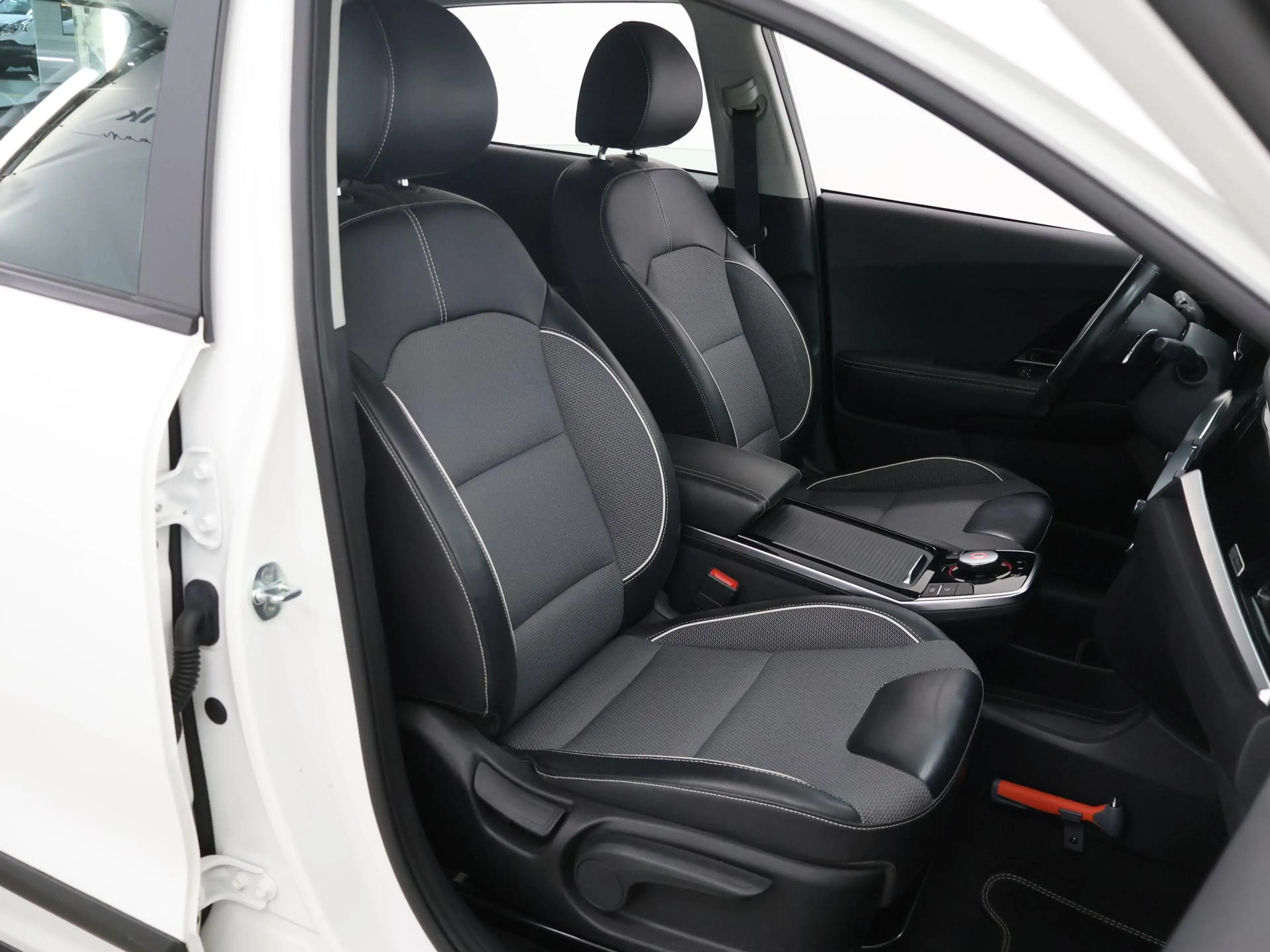 Kia e-Niro DynamicLine 64 kWh | Navigatie | Climate Control | — photo 10