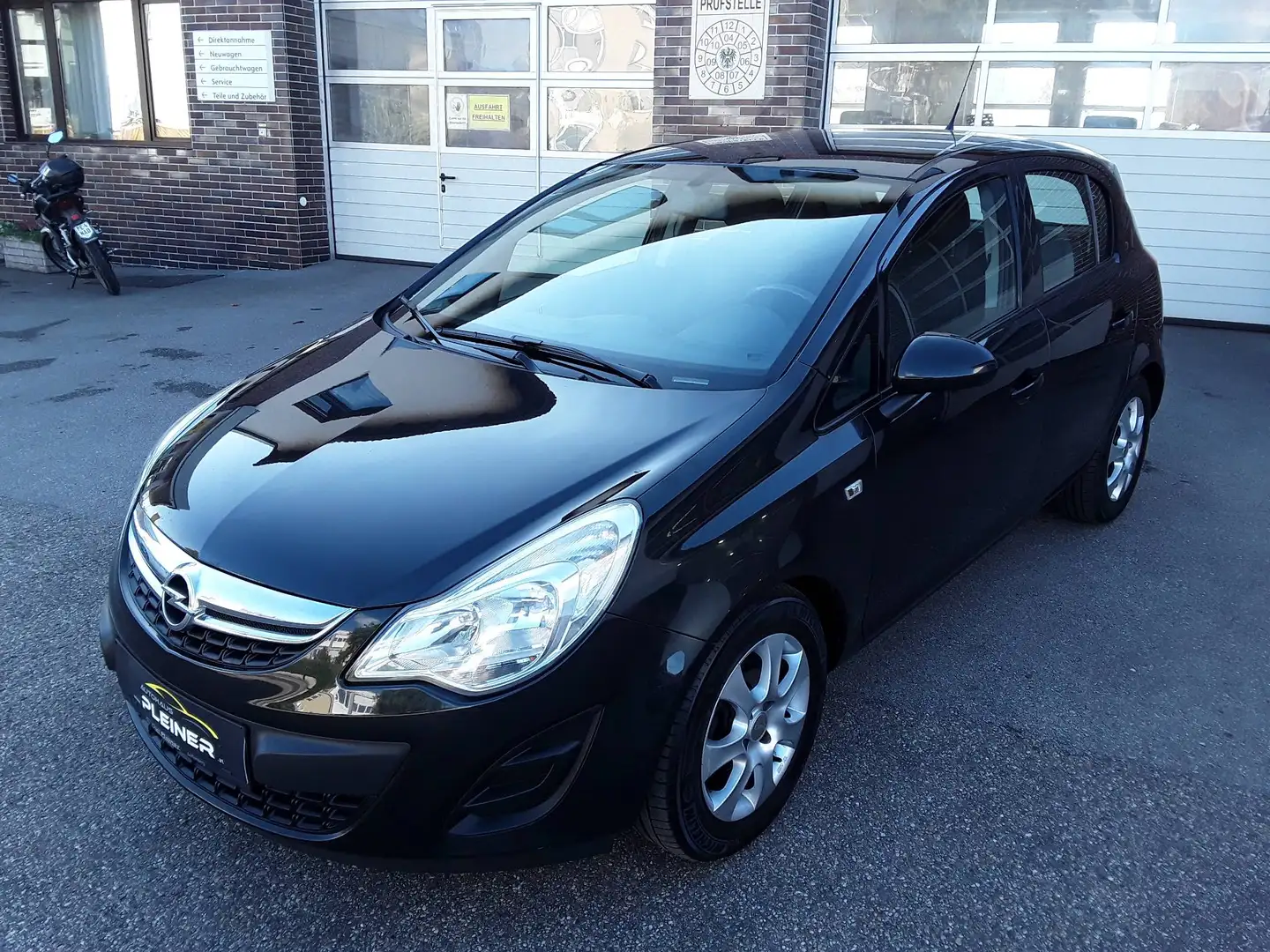 Opel Corsa Edition Schwarz - 1
