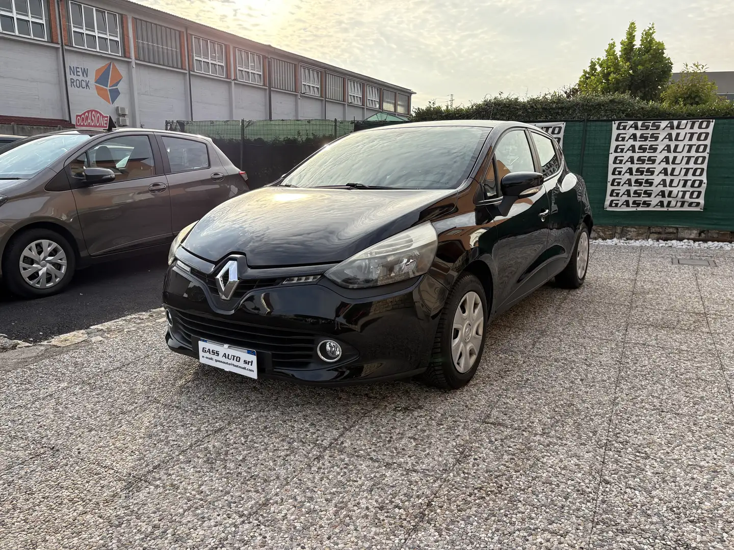 Renault Clio 5p 1.2 Live Gpl 75cv Schwarz - 1
