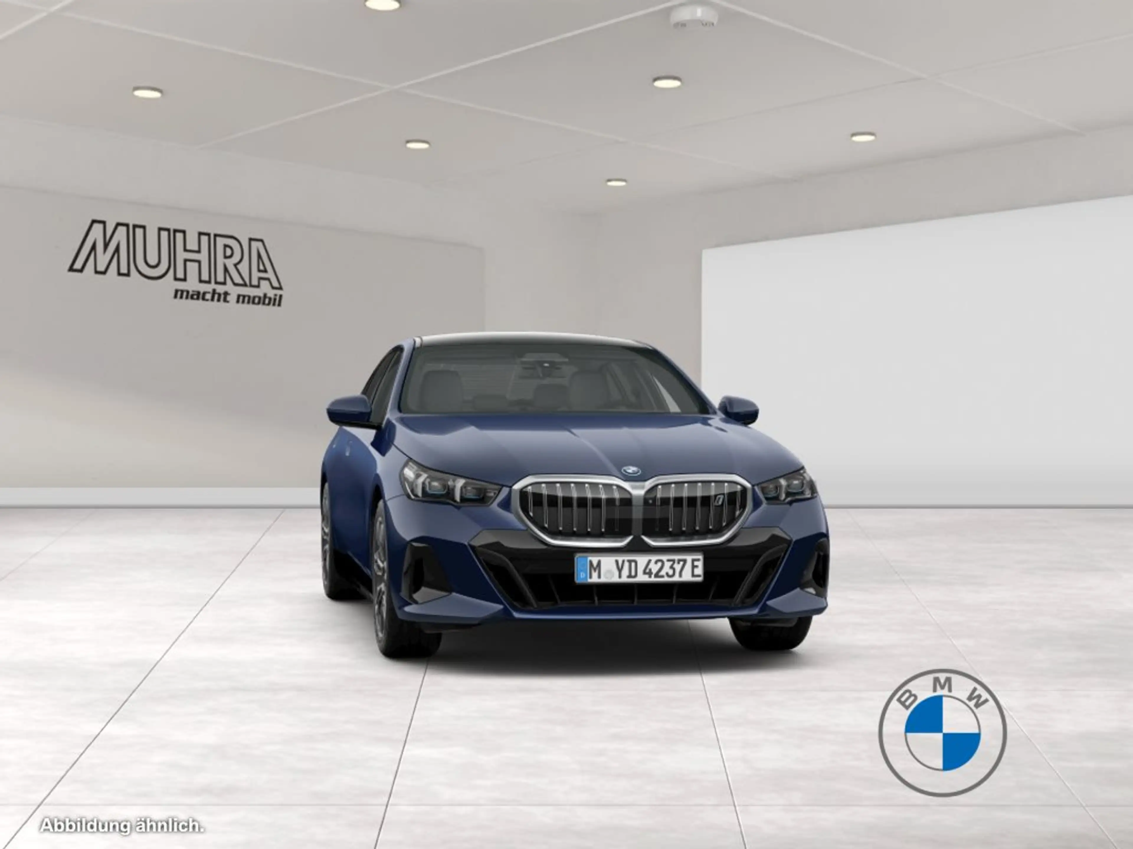 BMW i5 eDrive40 Limousine M Sport 19" AHK Pano B&W — photo 11