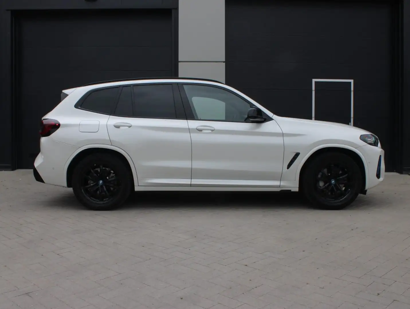 BMW iX3 High Executive 80 kWh Leder|Head up|Pano|BOMVOL! Wit - 2