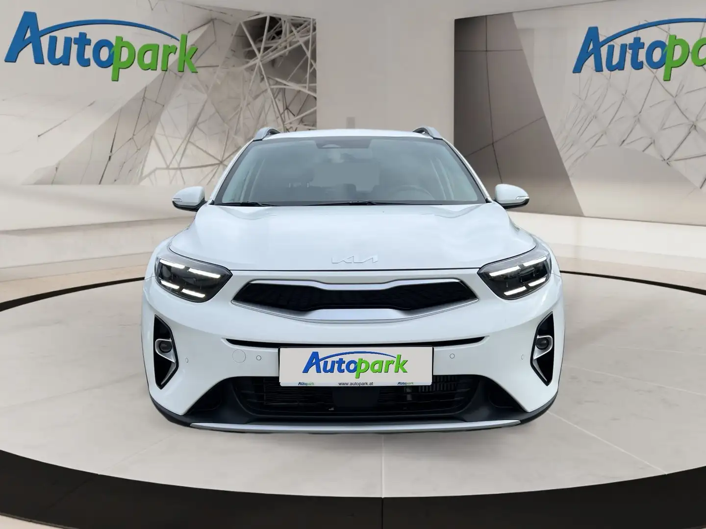 Kia Stonic 1,0 T-GDI Gold OPF Weiß - 2