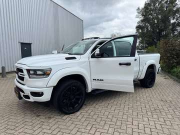 1500 5.7 V8 4x4 CC Sport