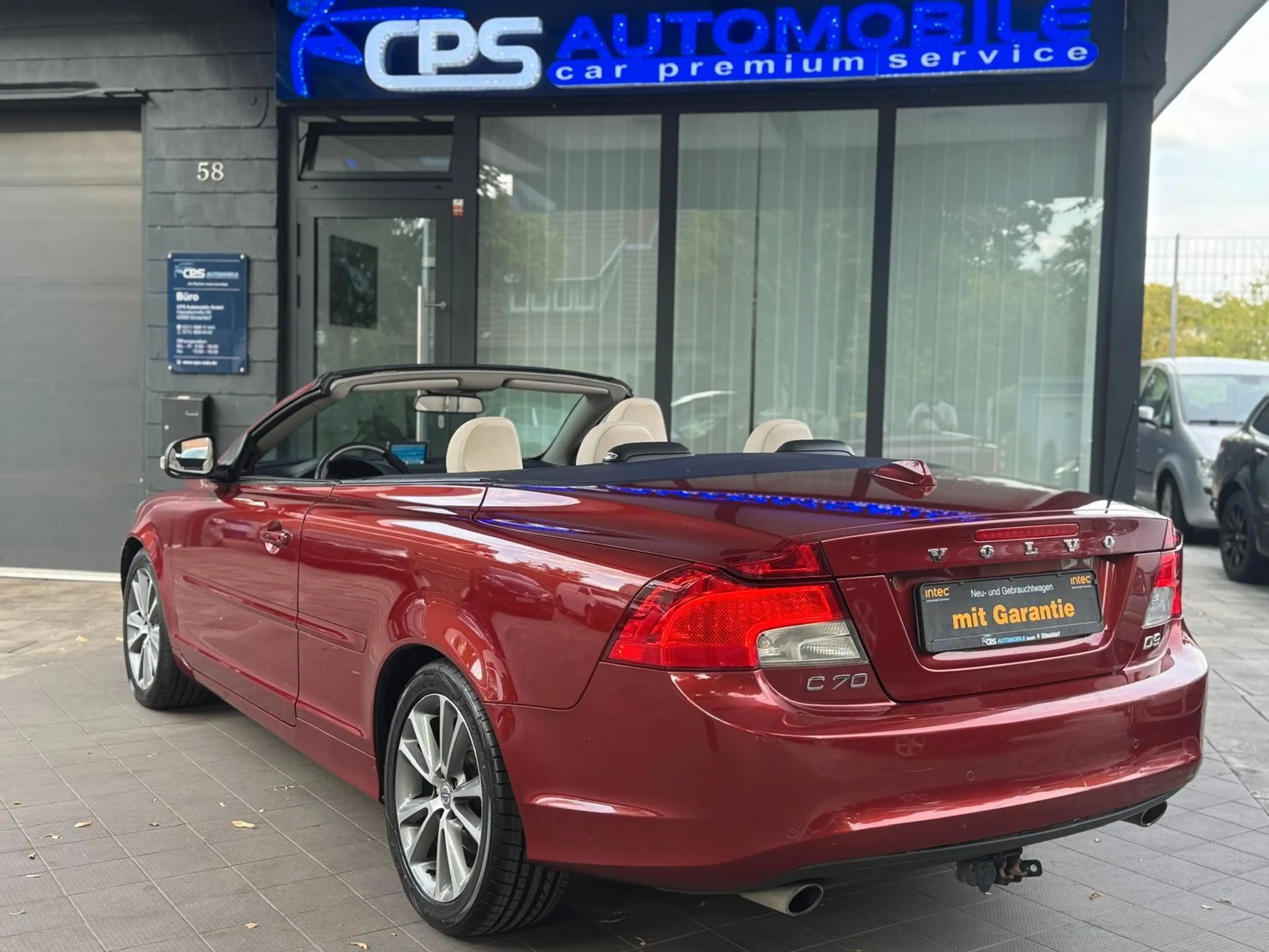 Volvo C70 Cabriolet D3 Momentum / TÜV Neu — photo 12