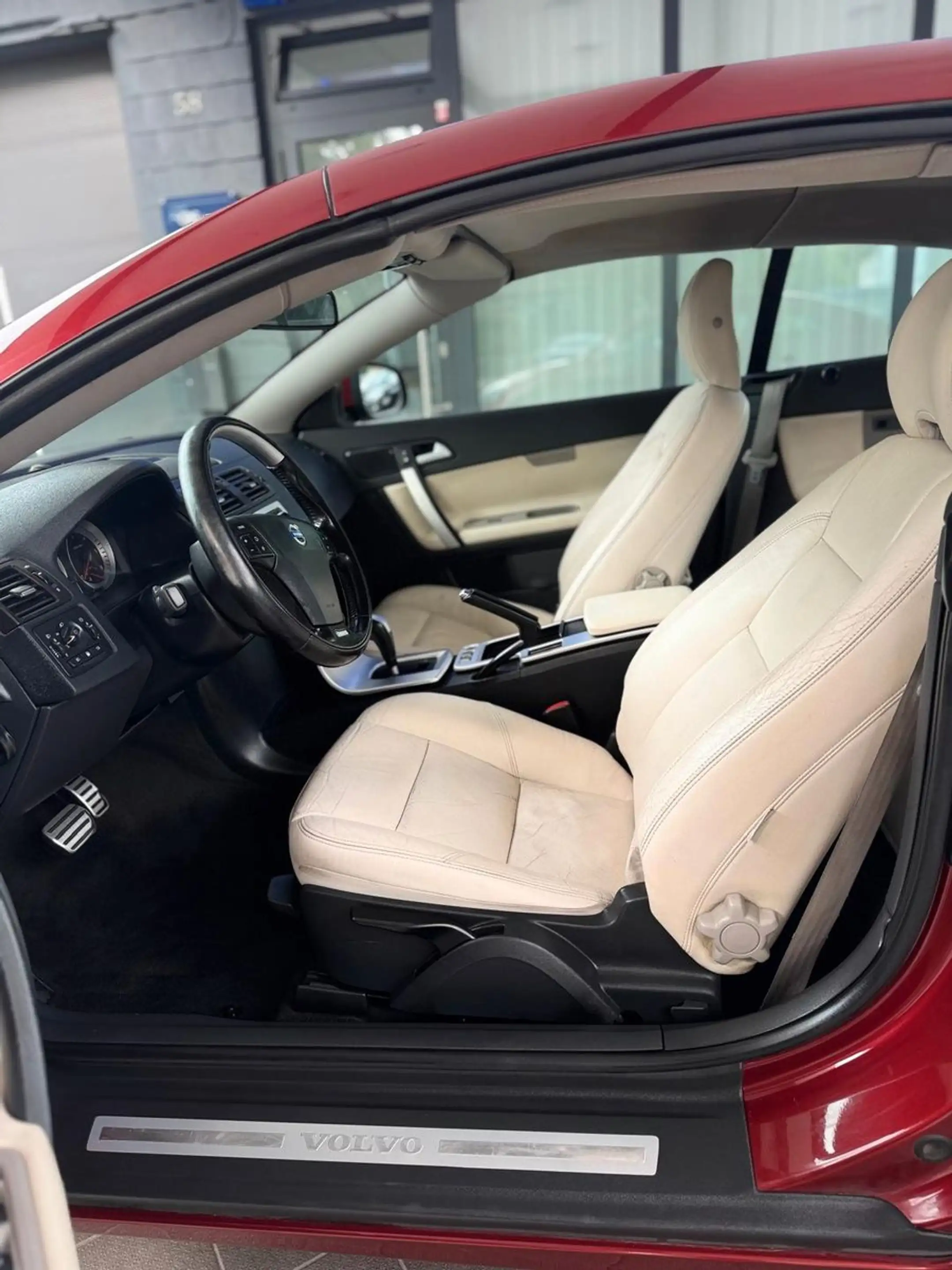 Volvo C70 Cabriolet D3 Momentum / TÜV Neu — photo 15