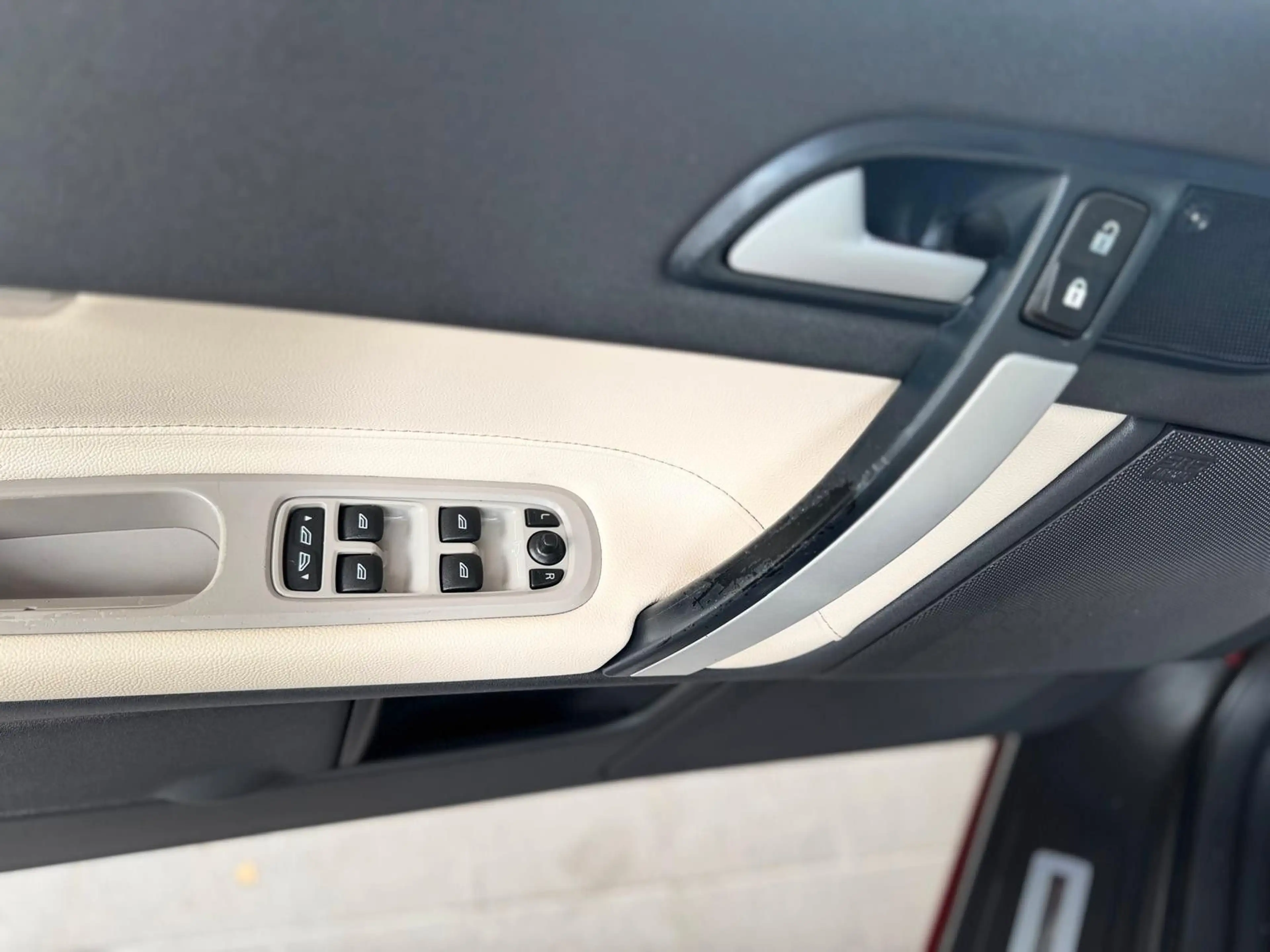 Volvo C70 Cabriolet D3 Momentum / TÜV Neu — photo 14