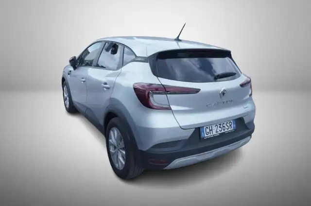 Renault Captur view 3