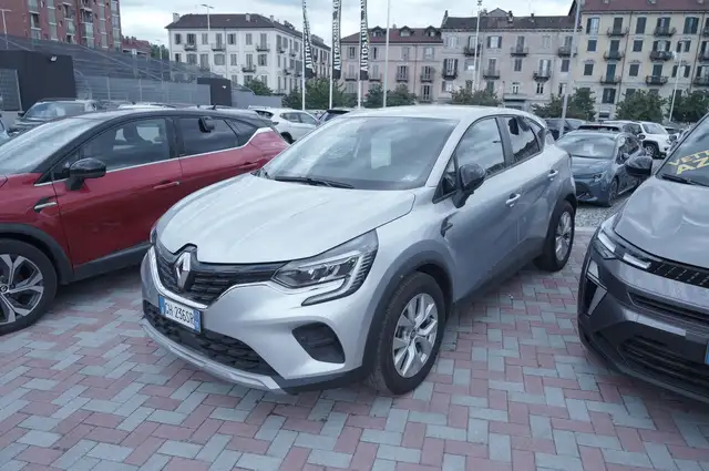 Renault Captur view 4