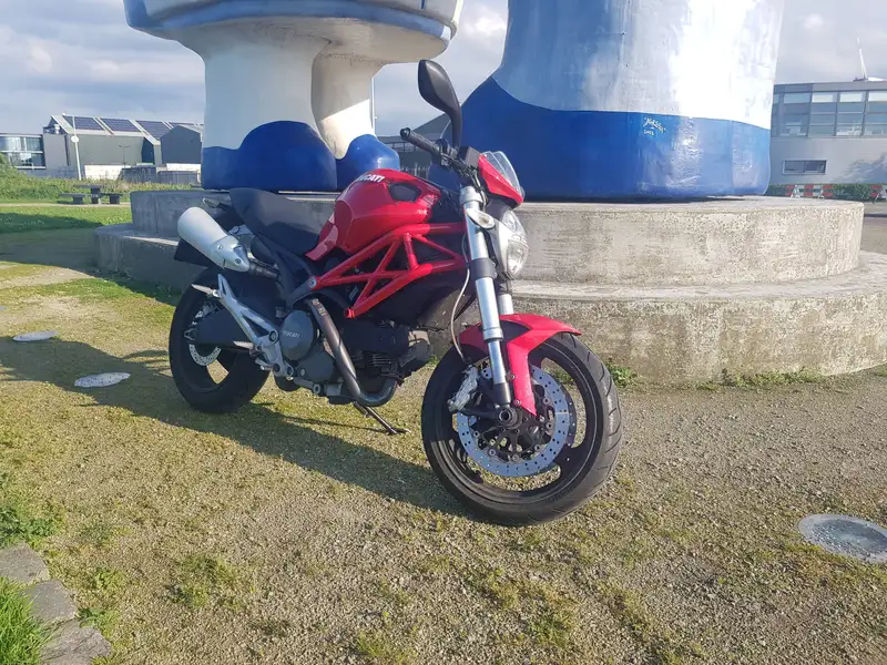 Ducati Monster 937 - foto 8