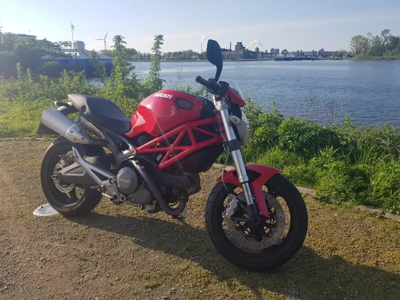 Ducati Monster 937