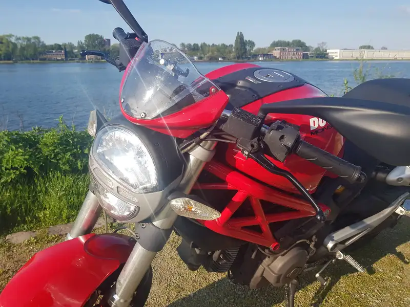 Ducati Monster 937 - foto 7