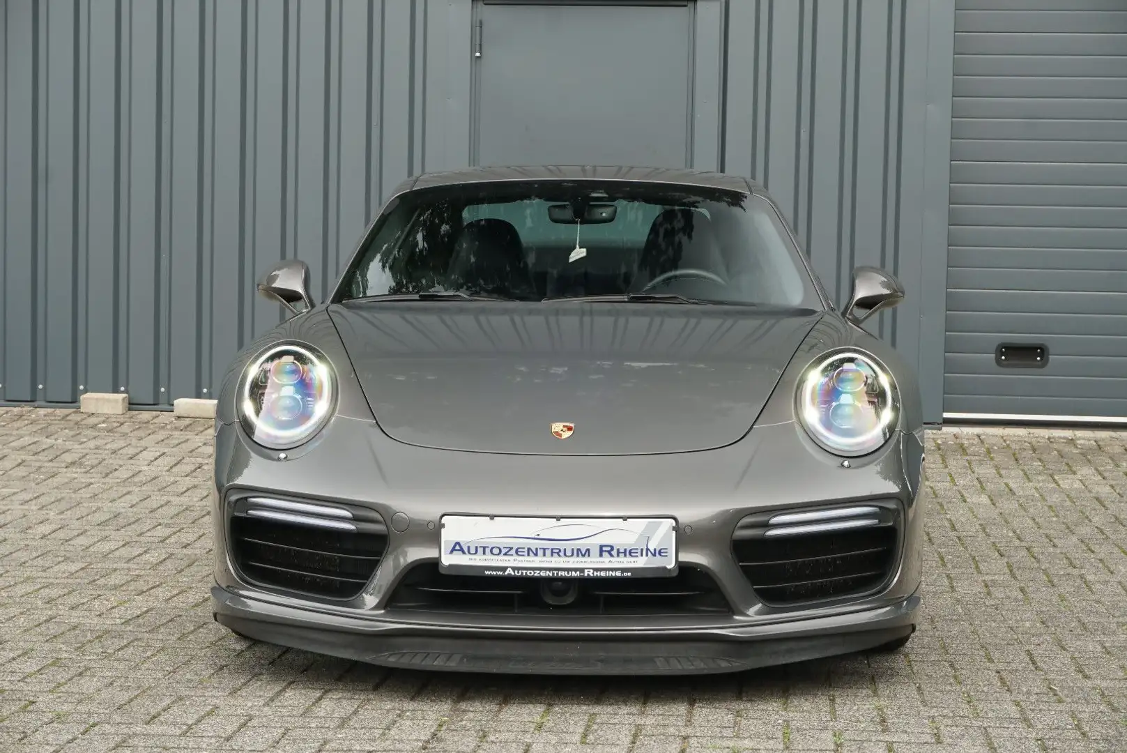 Porsche 911 Turbo S LIFT ACC RFK 18-Wege Burmester SHD Grau - 2