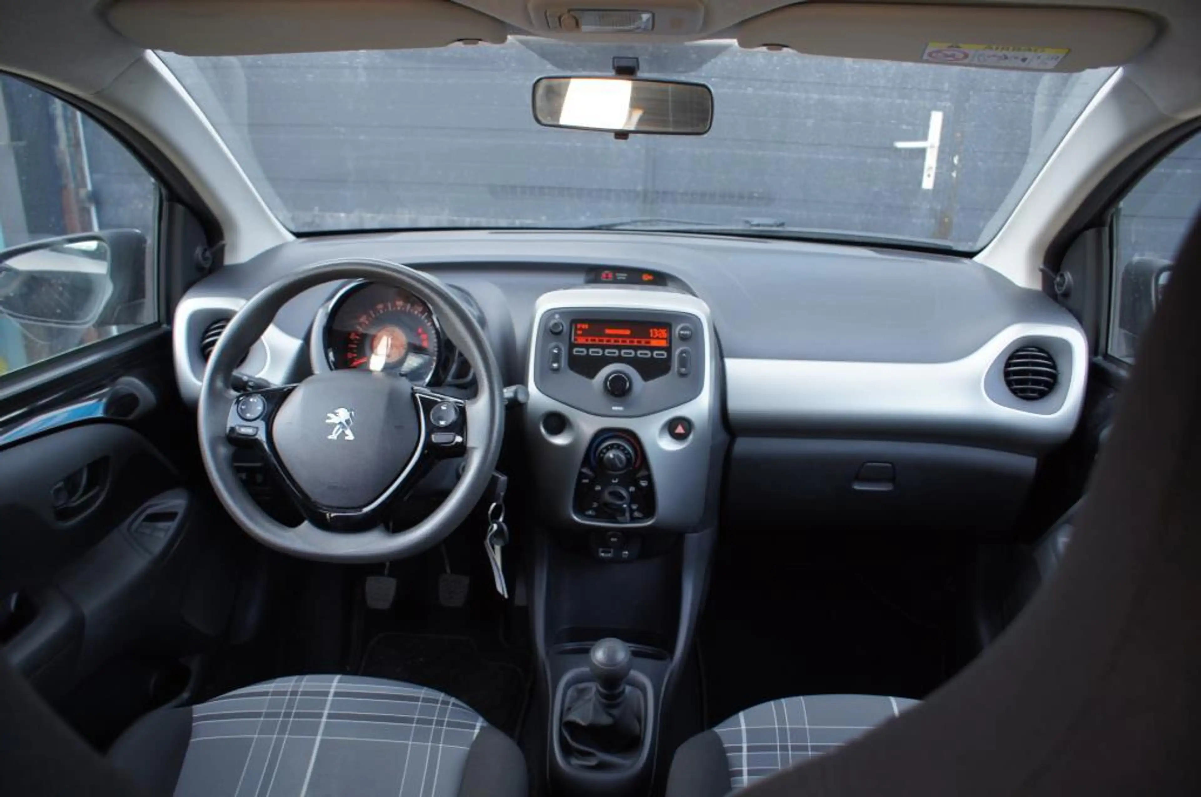 Peugeot 108 1.0 e-VTi Active — photo 5