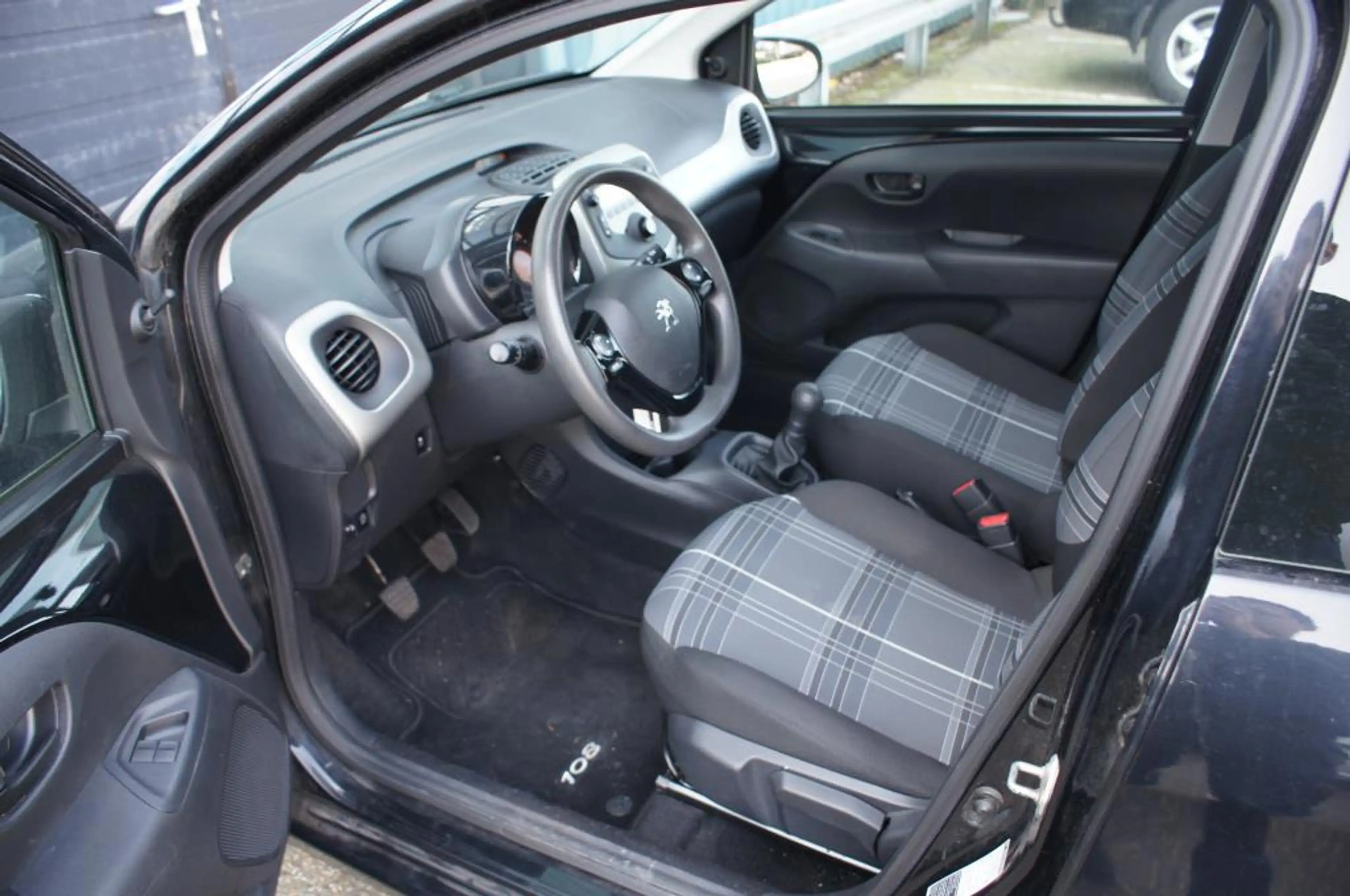 Peugeot 108 1.0 e-VTi Active — photo 6