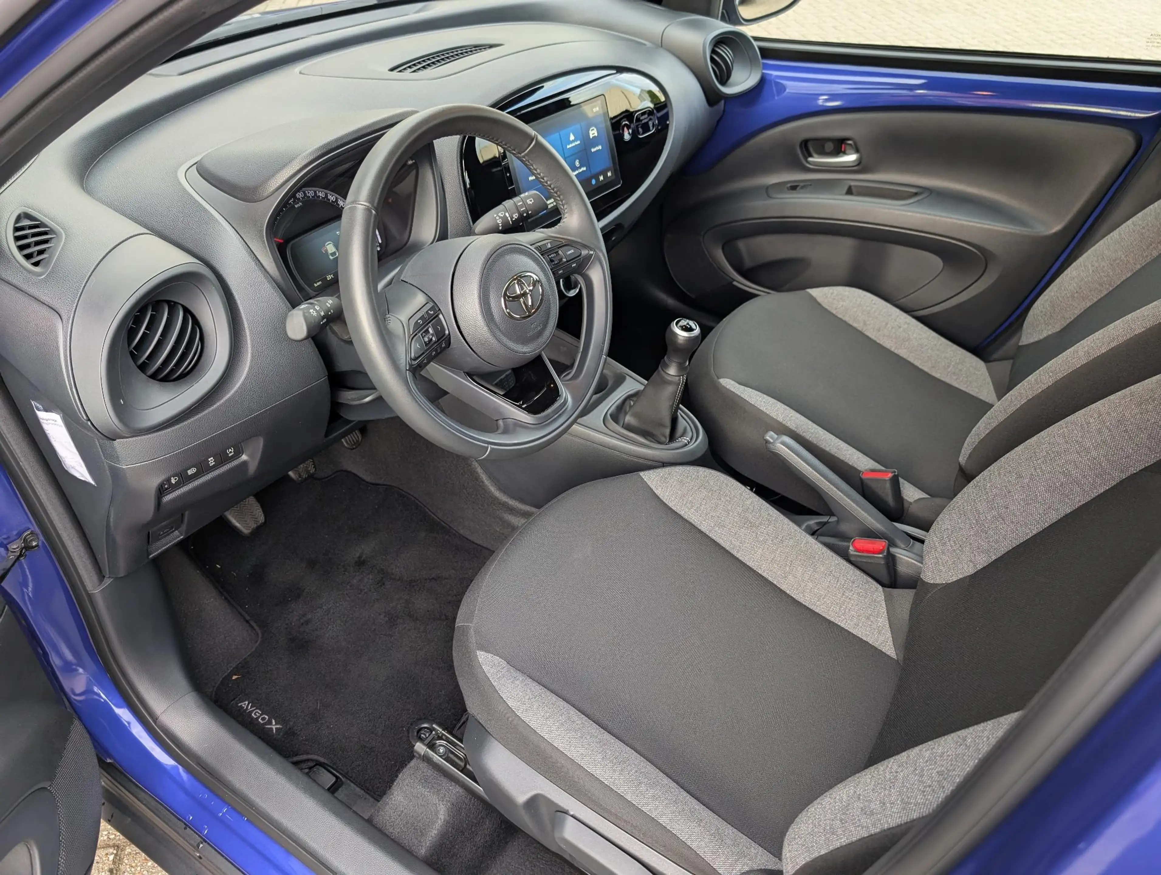 Toyota Aygo X Juniper Blue Metallic AIRCO CAMERA AD-CRUISE APPLE — photo 13
