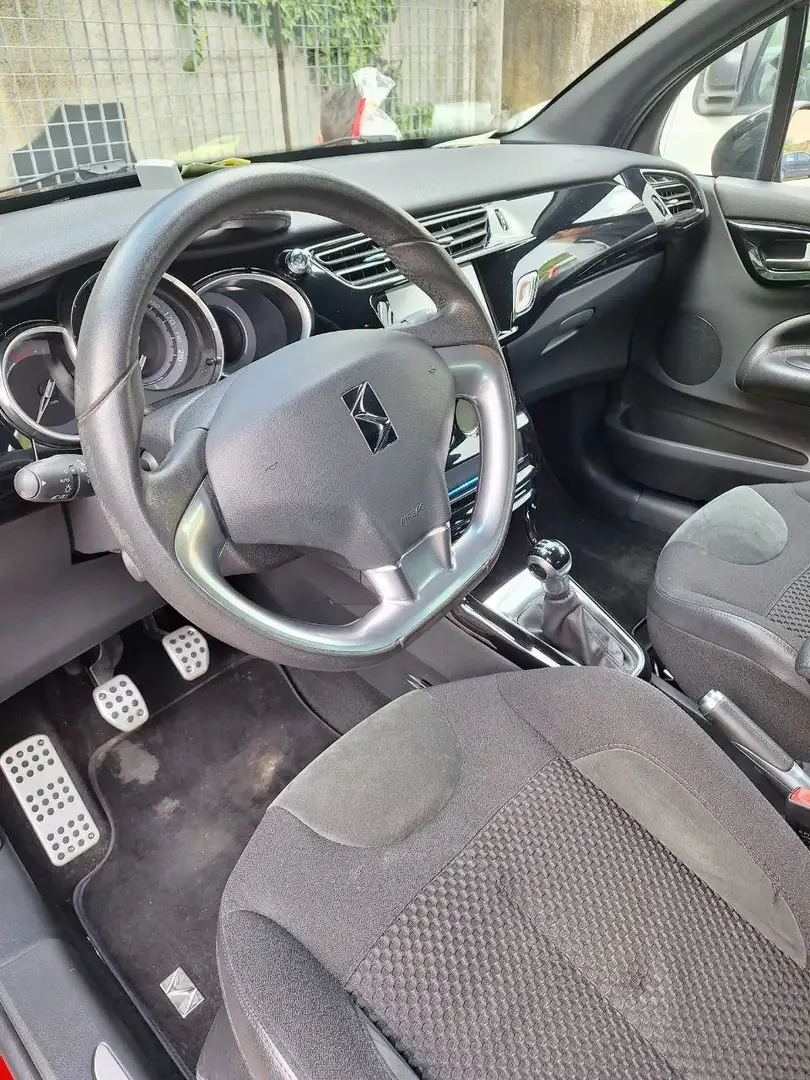 DS Automobiles DS 3 DS3 DS3 1.6 bluehdi So Chic 75cv Roşu - 1