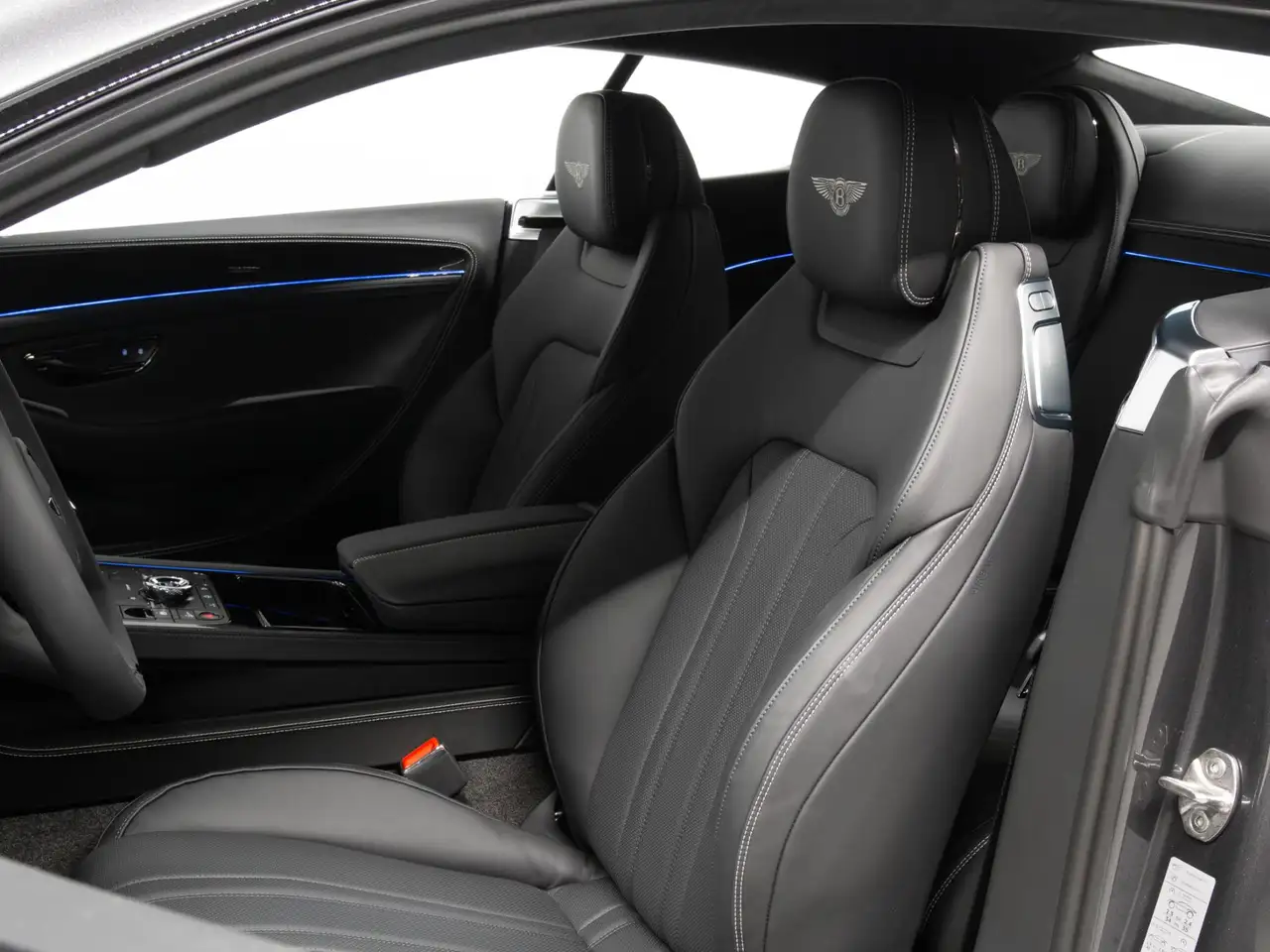 Bentley Continental GT 2026 — фото 11