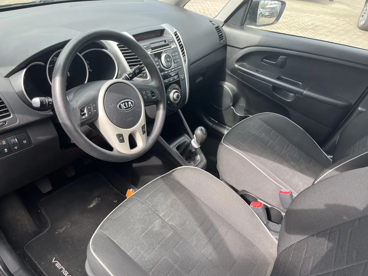 Kia Venga 1.4 CVVT X-tra Pdc / Trekhaak / Airco Gris - 2