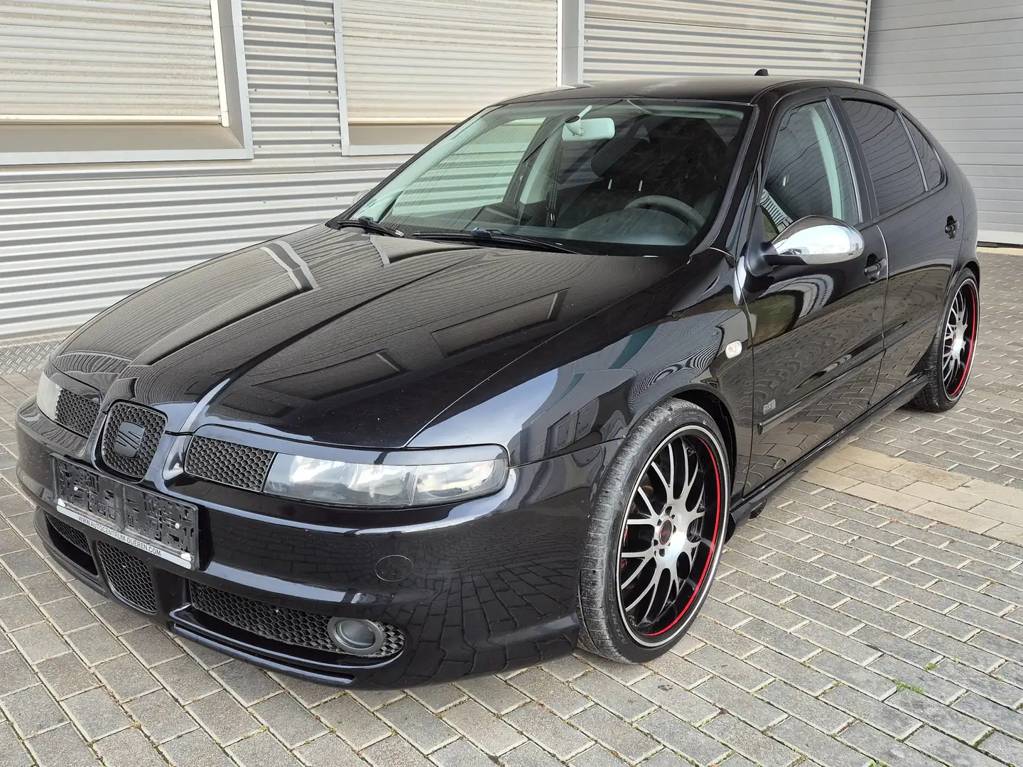 SEAT Leon Leon FR 1.8 20V Turbo Schwarz - 1