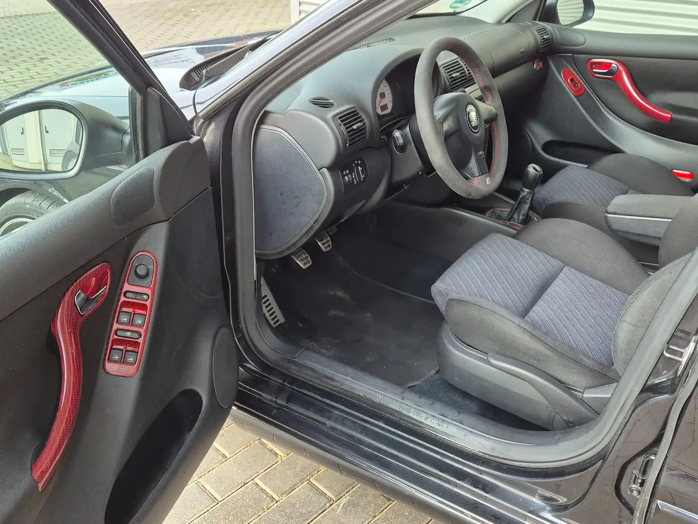 SEAT Leon Leon FR 1.8 20V Turbo Schwarz - 2