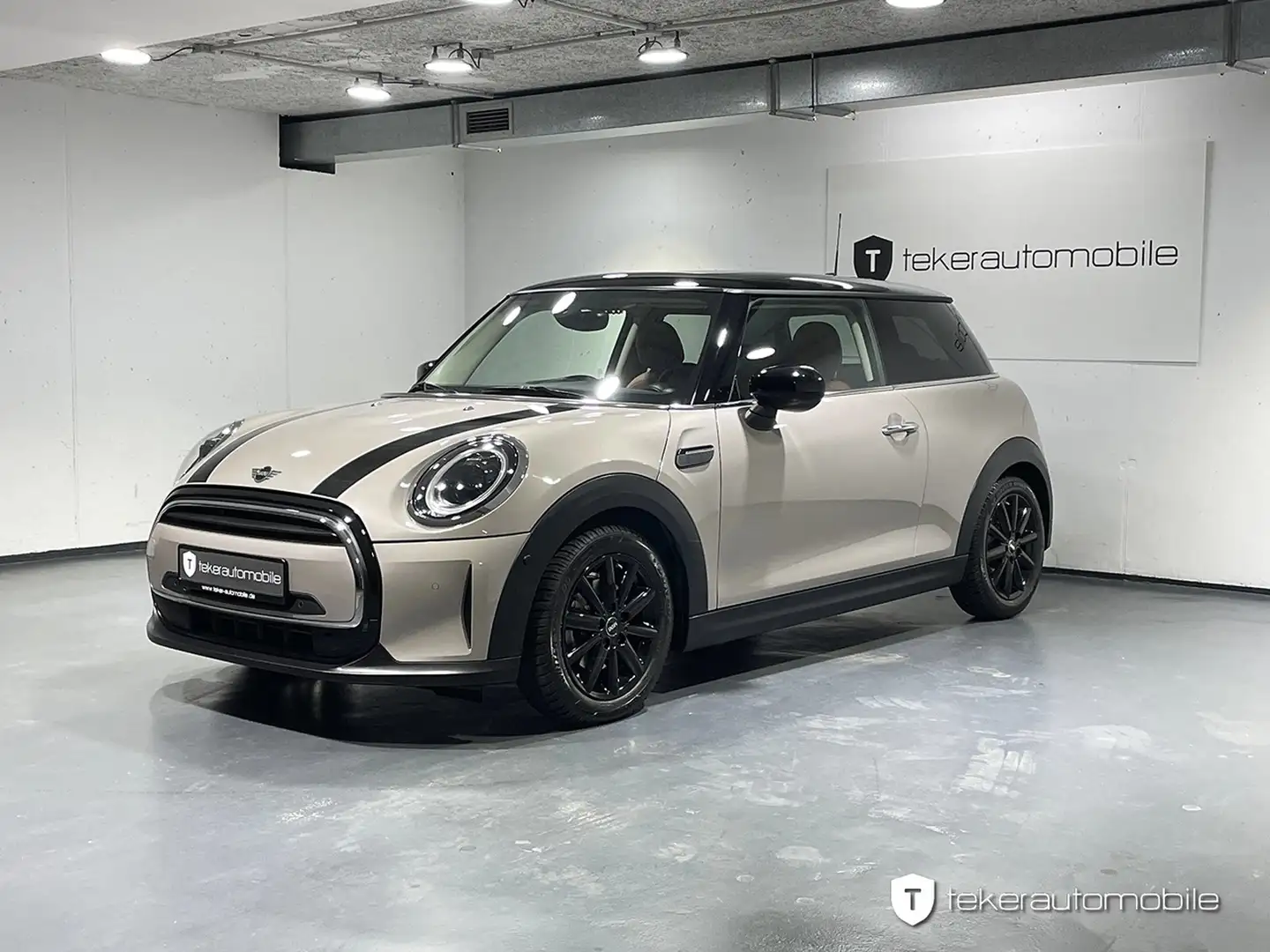 MINI Cooper Classic Trim *LED*Navi*Leder*CarPlay*Pano* Grau - 1