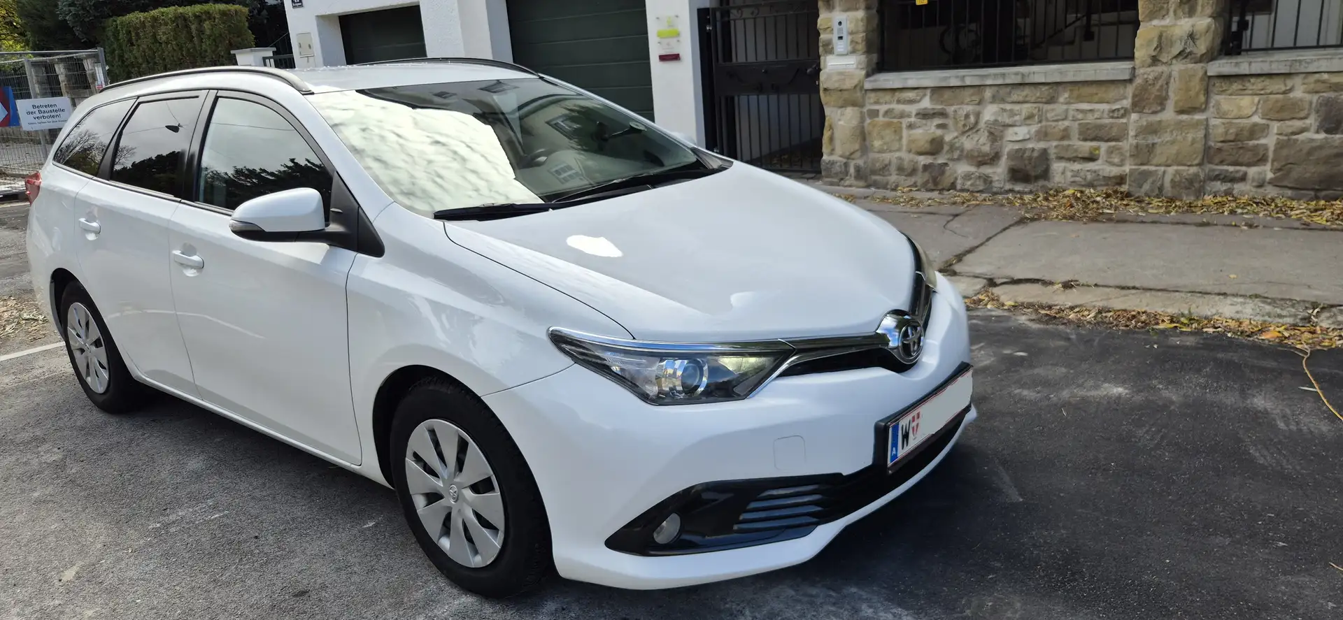 Toyota Auris Auris TS 1,4 D-4D Active Active Weiß - 1